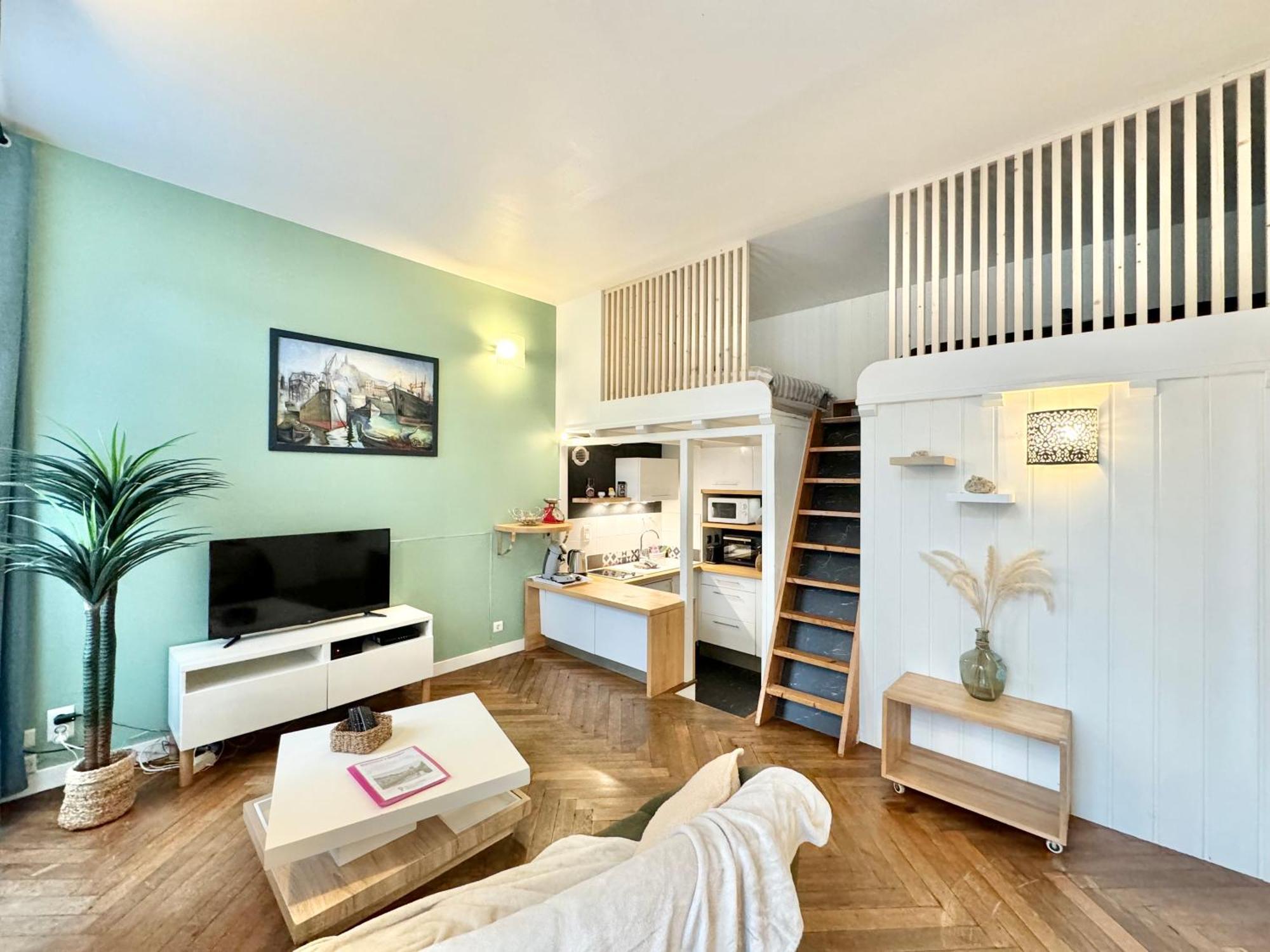 Le Noir Bois Et Blanc - Studio - Wifi - Centre Ville - Entree Autonome Quimper Bagian luar foto
